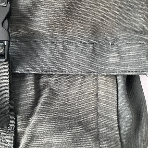 Farah Canvas rucksack backpack in black - Picture 6 of 10